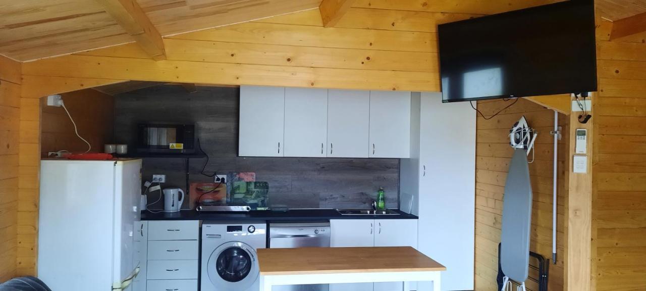 Churchill Cabin Мэриборо Экстерьер фото